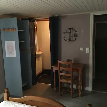 Alojamento de Acomodação e Pequeno-almoço Au Relais De La Fontaine Lavaudieu